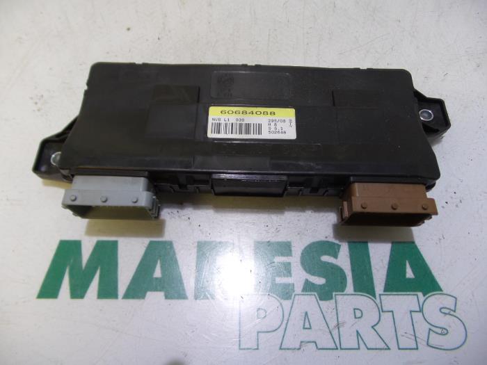 Usagé Ordinateur divers Alfa Romeo 159 (939AX) 1.8 TBI 16V Prix € 40,00 Règlement à la marge proposé par Maresia Parts