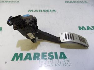 Używane Czujnik polozenia pedalu gazu Alfa Romeo 159 (939AX) 1.8 TBI 16V Cena € 50,00 Procedura marży oferowane przez Maresia Parts