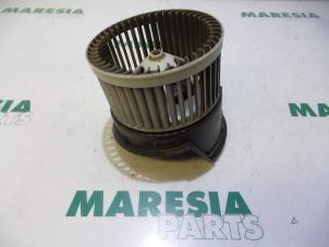 Używane Silnik wentylatora nagrzewnicy Peugeot 407 SW (6E) 2.0 HDiF 16V Cena € 30,00 Procedura marży oferowane przez Maresia Parts