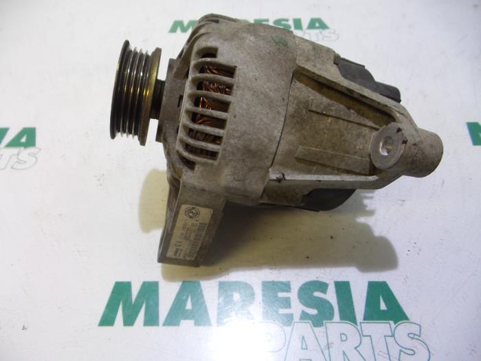 Begagnade Dynamo Fiat Punto II (188) 1.2 16V 3-Drs. Pris € 40,00 Marginaltabell erbjuds av Maresia Parts