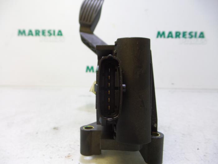 Gaspedalposition Sensor van een Fiat Punto II (188) 1.2 16V 3-Drs. 2001