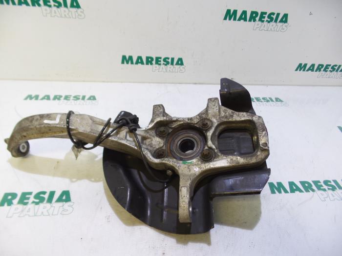 Knuckle, front left from a Alfa Romeo 159 (939AX) 1.8 TBI 16V 2009