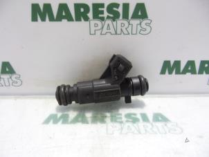 Używane Wtryskiwacz (wtrysk benzyny) Lancia Ypsilon (843) 1.2 16V Cena € 25,00 Procedura marży oferowane przez Maresia Parts