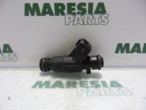 Używane Wtryskiwacz (wtrysk benzyny) Lancia Ypsilon (843) 1.2 16V Cena € 25,00 Procedura marży oferowane przez Maresia Parts