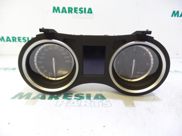 Begagnade Instrumentpanel Alfa Romeo 159 Sportwagon (939BX) 1.9 JTDm Pris € 85,00 Marginaltabell erbjuds av Maresia Parts