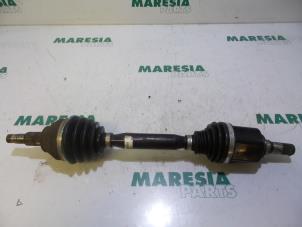 Usagé Arbre de transmission avant gauche Alfa Romeo 159 Sportwagon (939BX) 1.9 JTDm Prix € 105,00 Règlement à la marge proposé par Maresia Parts