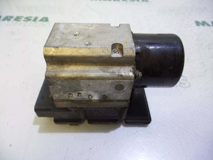 Usagé Bloc ABS Alfa Romeo 159 Sportwagon (939BX) 1.9 JTDm Prix € 152,25 Règlement à la marge proposé par Maresia Parts
