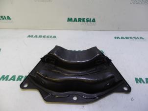 Usagé Barre de suspension arrière Fiat Doblo Cargo (263) 1.6 D Multijet Prix € 90,75 Prix TTC proposé par Maresia Parts