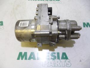 Used Power steering pump Citroen C5 II Berline (RC) 2.0 16V Price € 157,50 Margin scheme offered by Maresia Parts