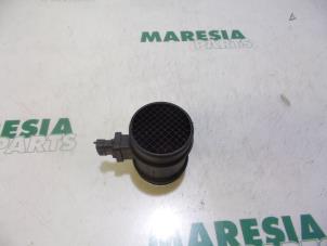 Usados Medidor de flujo de aire Fiat Doblo Cargo (263) 1.6 D Multijet Precio € 30,25 IVA incluido ofrecido por Maresia Parts
