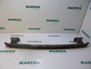 Used Front bumper frame Peugeot 407 SW (6E) 2.0 HDiF 16V Price € 25,00 Margin scheme offered by Maresia Parts