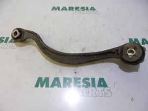 Used Lower wishbone, rear right Peugeot 407 SW (6E) 2.0 HDiF 16V Price € 50,00 Margin scheme offered by Maresia Parts