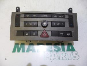 Używane Panel sterowania nagrzewnicy Peugeot 407 SW (6E) 2.0 HDiF 16V Cena € 35,00 Procedura marży oferowane przez Maresia Parts