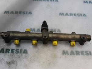 Used Fuel injector nozzle Peugeot 607 Price € 105,00 Margin scheme offered by Maresia Parts