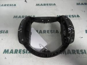 Used Steering wheel mounted radio control Citroen C4 Grand Picasso (UA) 2.0 HDiF 16V 135 Price € 50,00 Margin scheme offered by Maresia Parts