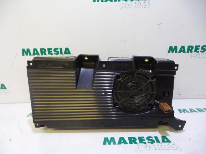 Używane Subwoofer Alfa Romeo GT (937) 2.0 JTS 16V Cena € 49,00 Procedura marży oferowane przez Maresia Parts