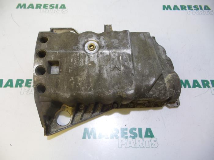 Gebrauchte Ölwanne Renault Scénic II (JM) 2.0 16V Preis € 30,00 Margenregelung angeboten von Maresia Parts