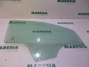 Usados Ventanilla de puerta de 4 puertas derecha delante Lancia Ypsilon (312) 0.9 TwinAir 85 Precio € 30,00 Norma de margen ofrecido por Maresia Parts