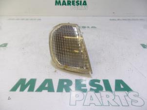 Usagé Feu clignotant droit Alfa Romeo 145 (930A) 1.4 ie Prix € 15,00 Règlement à la marge proposé par Maresia Parts