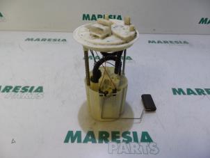 Used Electric fuel pump Fiat Stilo (192A/B) 1.2 16V 3-Drs. Price € 20,00 Margin scheme offered by Maresia Parts
