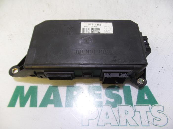 Gebrauchte Steuergerät sonstige Fiat Stilo (192A/B) 1.2 16V 3-Drs. Preis € 35,00 Margenregelung angeboten von Maresia Parts