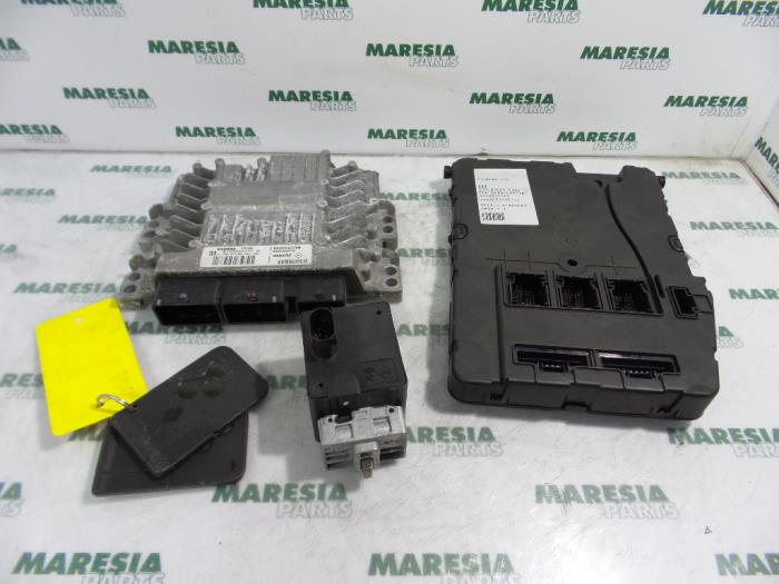 Used Engine management computer Renault Megane II Grandtour (KM) 1.5 dCi 105 Price € 324,99 Margin scheme offered by Maresia Parts