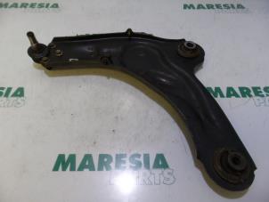 Used Front lower wishbone, left Renault Vel Satis (BJ) 3.5 V6 24V Autom. Price € 35,00 Margin scheme offered by Maresia Parts