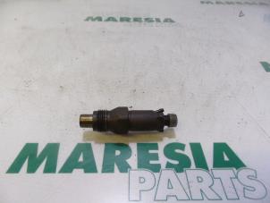 Używane Wtryskiwacz (Diesel) Peugeot Partner 1.8 D Cena € 48,40 Z VAT oferowane przez Maresia Parts