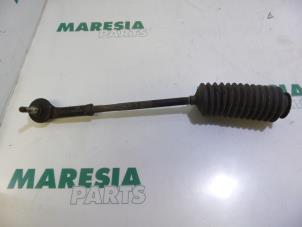 Used Tie rod, right Renault Clio II (BB/CB) 1.6 16V Price € 25,00 Margin scheme offered by Maresia Parts