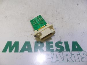 Used Heater resistor Renault Vel Satis (BJ) 3.5 V6 24V Autom. Price € 25,00 Margin scheme offered by Maresia Parts