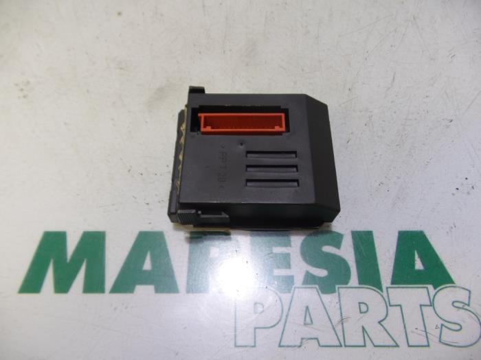Begagnade Däcktryckssensor Renault Vel Satis (BJ) 3.5 V6 24V Autom. Pris € 105,00 Marginaltabell erbjuds av Maresia Parts