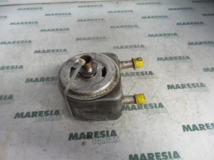 Usagé Radiateur d'huile Lancia Phedra 2.2 JTD 16V Prix € 35,00 Règlement à la marge proposé par Maresia Parts
