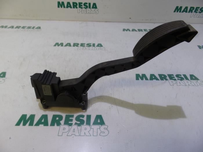 Begagnade Gaspedalsensor Alfa Romeo GT (937) 1.9 JTD 16V Multijet Pris € 40,00 Marginaltabell erbjuds av Maresia Parts