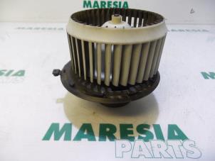 Usagé Moteur de ventilation chauffage Alfa Romeo GT (937) 1.9 JTD 16V Multijet Prix € 25,00 Règlement à la marge proposé par Maresia Parts