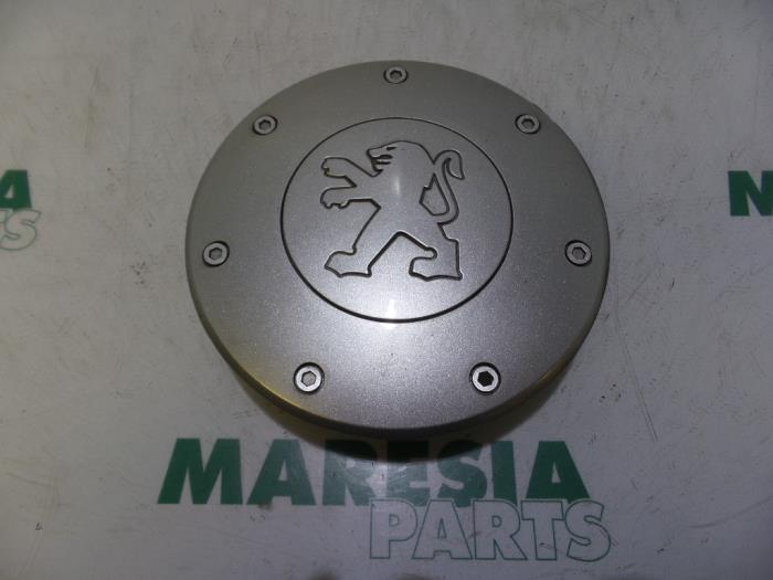 Używane Kolpak Peugeot Partner (GC/GF/GG/GJ/GK) 1.6 HDI 90 16V Cena € 18,15 Z VAT oferowane przez Maresia Parts