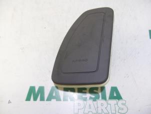 Używane Poduszka powietrzna fotela (siedzisko) Peugeot 407 (6D) 2.0 16V Cena € 30,00 Procedura marży oferowane przez Maresia Parts