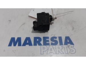 Used Headlight motor Renault Megane II Grandtour (KM) 1.9 dCi 120 Price € 50,00 Margin scheme offered by Maresia Parts