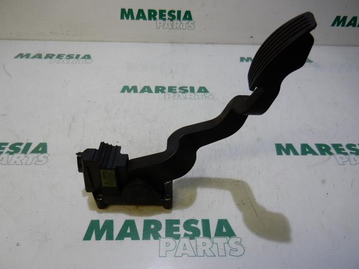 Begagnade Gaspedalsensor Fiat Stilo (192A/B) 2.4 20V Abarth 3-Drs. Pris € 25,00 Marginaltabell erbjuds av Maresia Parts