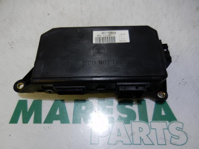 Usagé Ordinateur divers Fiat Stilo (192A/B) 2.4 20V Abarth 3-Drs. Prix € 35,00 Règlement à la marge proposé par Maresia Parts