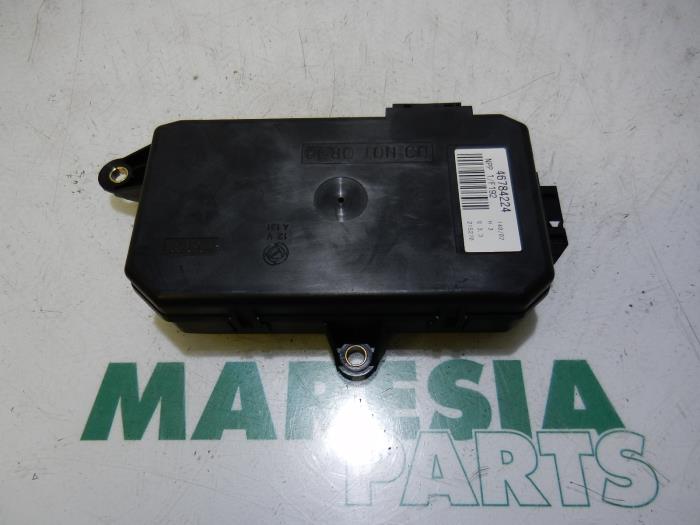 Usagé Ordinateur divers Fiat Stilo (192A/B) 2.4 20V Abarth 3-Drs. Prix € 35,00 Règlement à la marge proposé par Maresia Parts