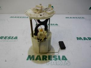 Usagé Pompe carburant électrique Fiat Stilo (192A/B) 2.4 20V Abarth 3-Drs. Prix € 20,00 Règlement à la marge proposé par Maresia Parts