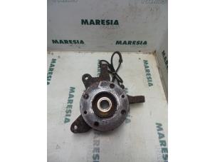Used Knuckle, front left Renault Megane Classic (LA) 1.6 16V Price € 35,00 Margin scheme offered by Maresia Parts