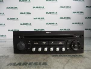 Używane Radioodtwarzacz CD Peugeot 207/207+ (WA/WC/WM) 1.6 16V VTi Cena € 60,00 Procedura marży oferowane przez Maresia Parts