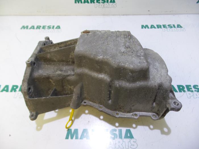Gebrauchte Ölwanne Renault Clio II (BB/CB) 1.6 16V Preis € 30,00 Margenregelung angeboten von Maresia Parts