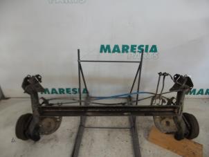 Usagé Arbre entraînement roue avant Renault Clio III (BR/CR) 1.5 dCi 70 Prix € 105,00 Règlement à la marge proposé par Maresia Parts