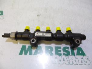 Used Fuel injector nozzle Peugeot 206 SW (2E/K) 1.4 HDi Price € 30,00 Margin scheme offered by Maresia Parts
