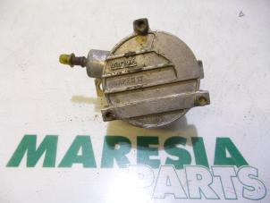 Usagé Pompe à vide (diesel) Peugeot 106 II 1.5 XNd,XRd,Sketch Prix € 50,00 Règlement à la marge proposé par Maresia Parts