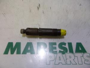 Used Injector (diesel) Peugeot 106 II 1.5 XNd,XRd,Sketch Price € 25,00 Margin scheme offered by Maresia Parts