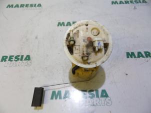 Used Electric fuel pump Renault Scénic I (JA) 2.0 16V Price € 30,00 Margin scheme offered by Maresia Parts