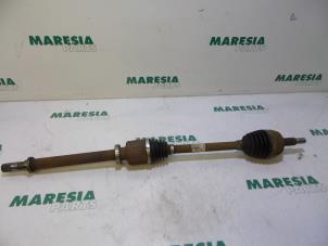 Used Front drive shaft, right Renault Scénic III (JZ) 1.4 16V TCe 130 Price € 60,00 Margin scheme offered by Maresia Parts